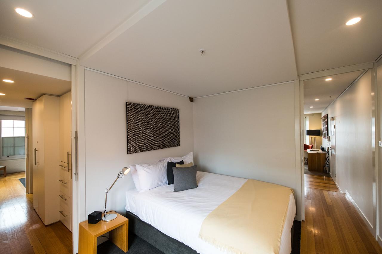 Sullivans Cove Apartments Hobart Exteriör bild A bedroom at the hotel