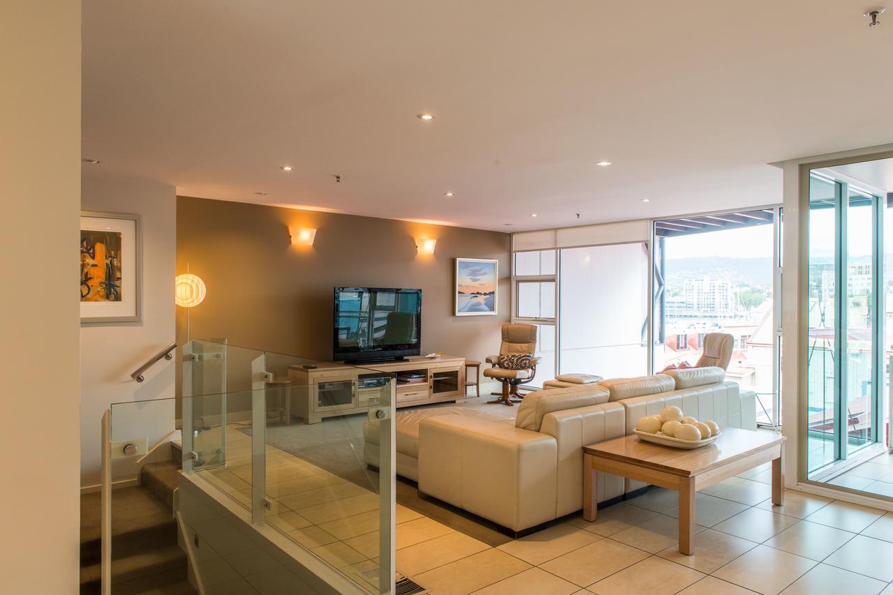Sullivans Cove Apartments Hobart Exteriör bild A living room in a modern house