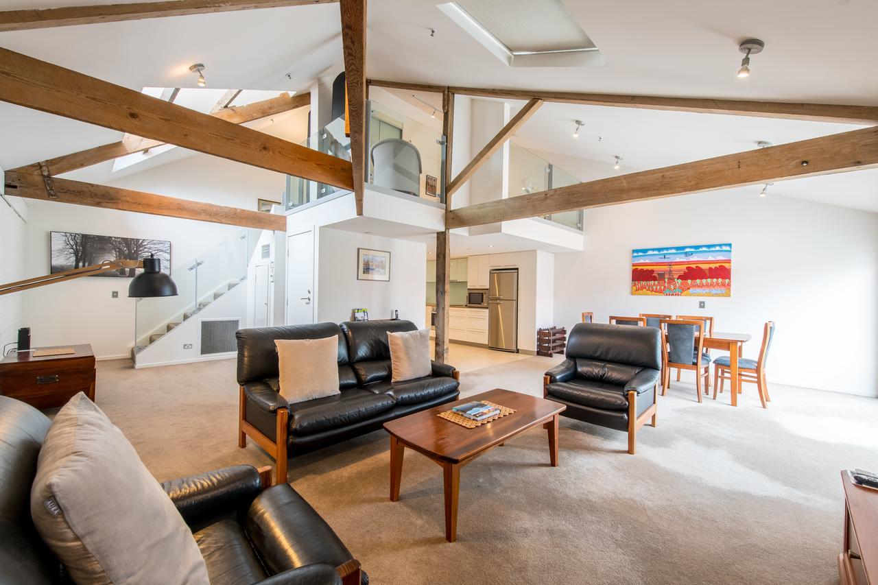 Sullivans Cove Apartments Hobart Exteriör bild The interior of a typical apartment
